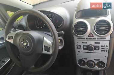 Хэтчбек Opel Corsa 2011 в 