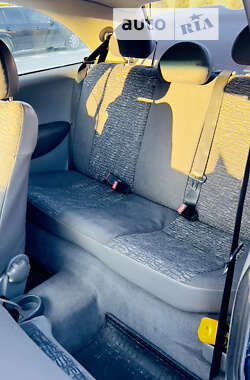Хэтчбек Opel Corsa 2004 в 