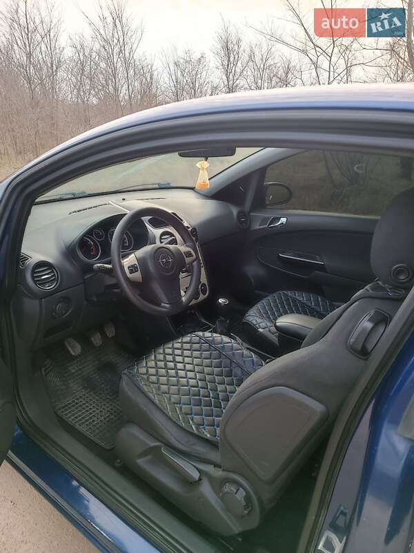 Хетчбек Opel Corsa 2007 в Миколаєві