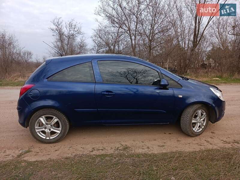 Хетчбек Opel Corsa 2007 в Миколаєві