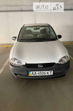 Хэтчбек Opel Corsa 1998 в Киеве