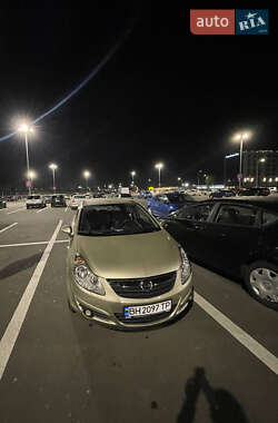 Хетчбек Opel Corsa 2007 в 