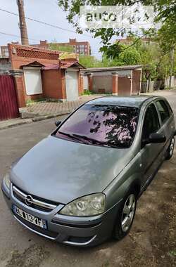 Хэтчбек Opel Corsa 2004 в 