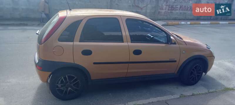 Хэтчбек Opel Corsa 2003 в Обухове