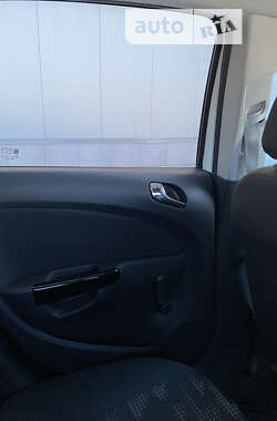 Хетчбек Opel Corsa 2014 в 