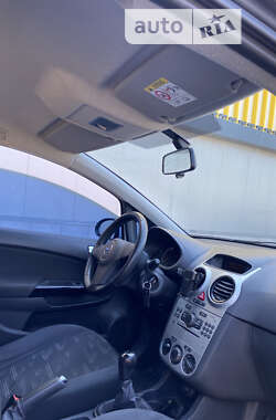 Хетчбек Opel Corsa 2014 в 