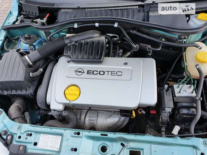 Хэтчбек Opel Corsa 2002 в Полтаве