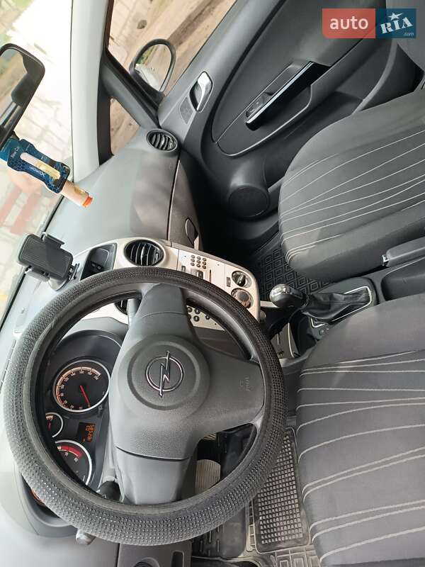 Хэтчбек Opel Corsa 2008 в Вознесенске
