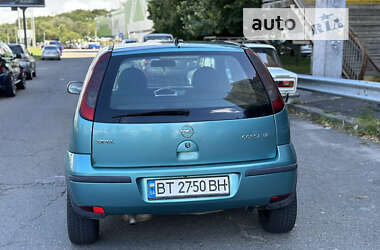 Хэтчбек Opel Corsa 2004 в Киеве