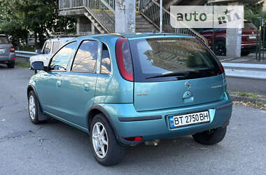 Хэтчбек Opel Corsa 2004 в Киеве