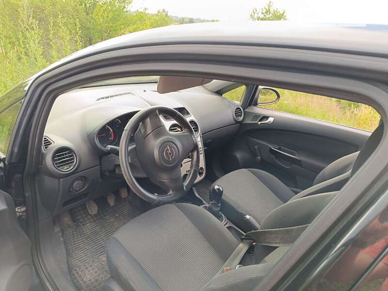 Хетчбек Opel Corsa 2009 в Калуші