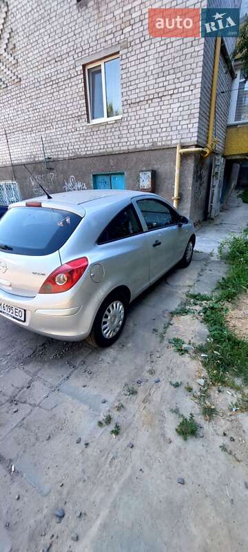 Хэтчбек Opel Corsa 2010 в Житомире