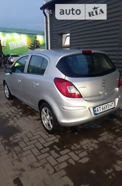 Хэтчбек Opel Corsa 2009 в Ивано-Франковске