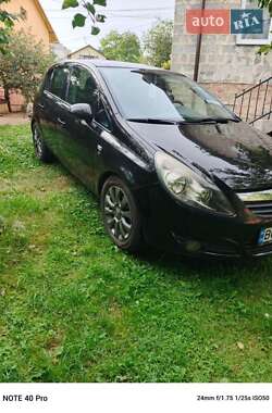Хэтчбек Opel Corsa 2010 в 