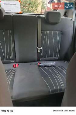 Хэтчбек Opel Corsa 2010 в 