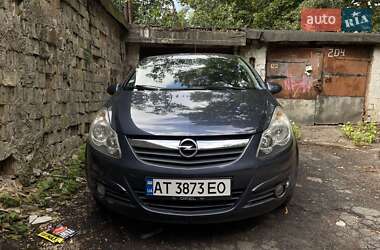 Хэтчбек Opel Corsa 2010 в Киеве