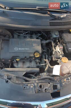 Хэтчбек Opel Corsa 2012 в 