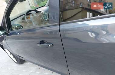 Хэтчбек Opel Corsa 2010 в 