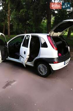 Хэтчбек Opel Corsa 2003 в 