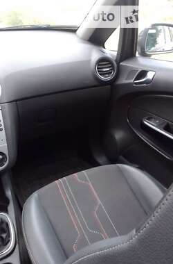 Хетчбек Opel Corsa 2012 в 
