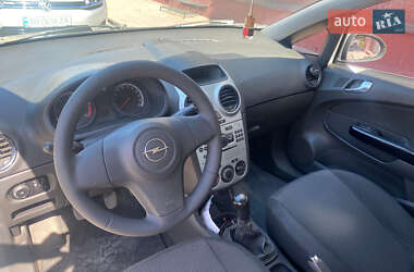 Хэтчбек Opel Corsa 2013 в 