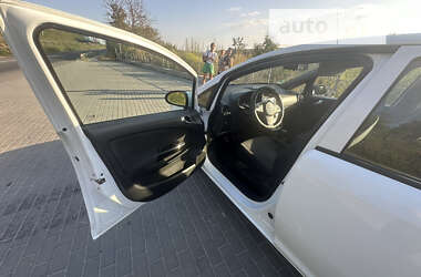 Хэтчбек Opel Corsa 2013 в 