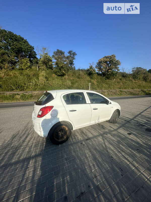 Хетчбек Opel Corsa 2013 в Тернополі