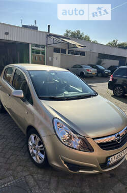 Хэтчбек Opel Corsa 2008 в Киеве