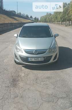 Хетчбек Opel Corsa 2013 в Запоріжжі