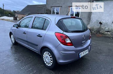 Хэтчбек Opel Corsa 2007 в Городке