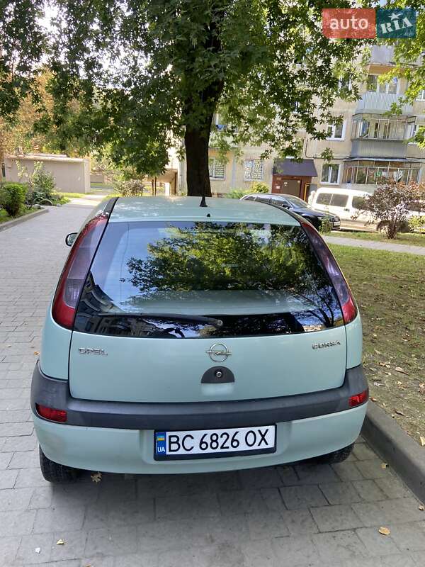 Хэтчбек Opel Corsa 2001 в Львове