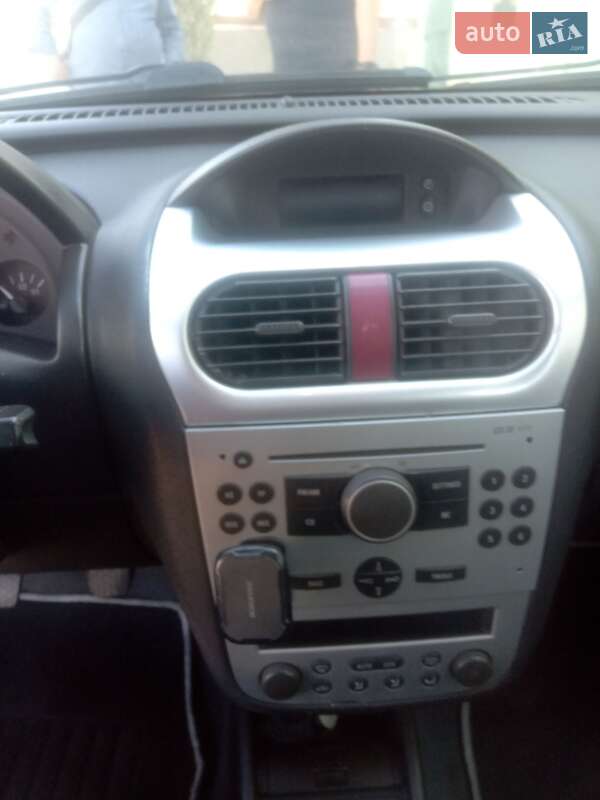 Хэтчбек Opel Corsa 2005 в Сумах