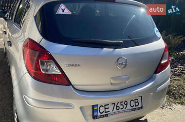 Хэтчбек Opel Corsa 2011 в 