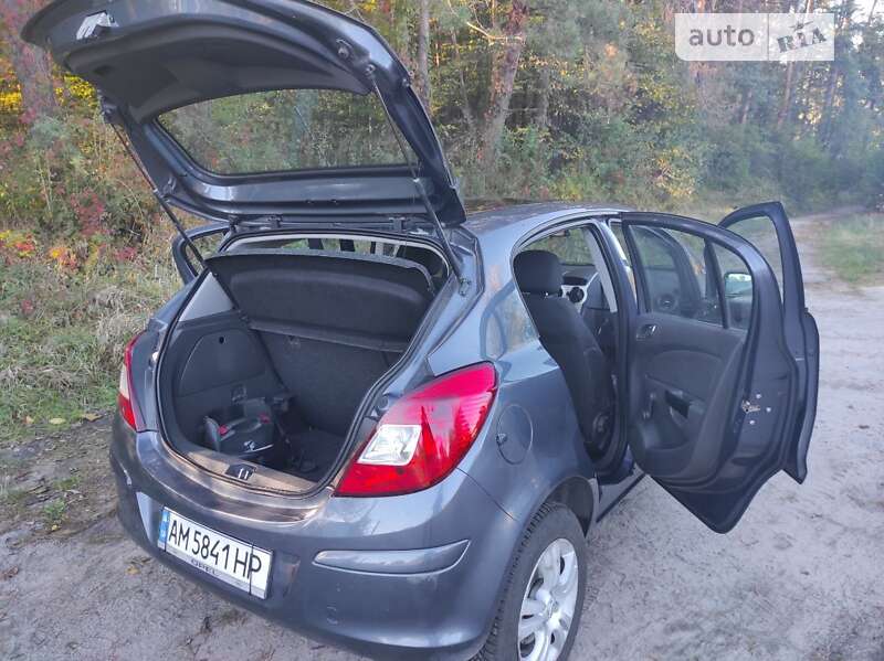 Хэтчбек Opel Corsa 2008 в Житомире