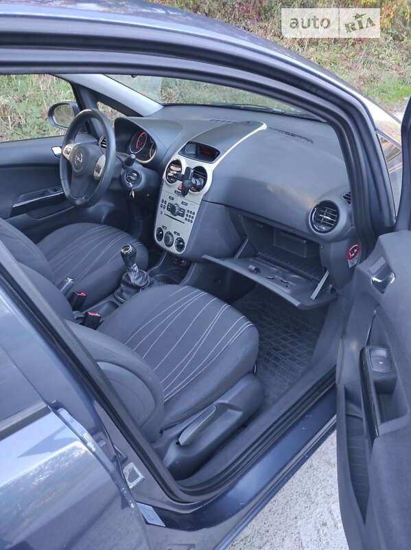 Хэтчбек Opel Corsa 2008 в Житомире