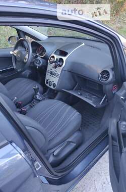 Хэтчбек Opel Corsa 2008 в 