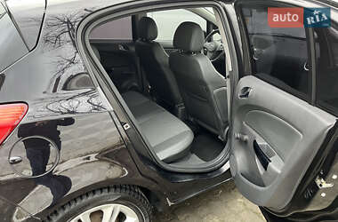 Хэтчбек Opel Corsa 2009 в 