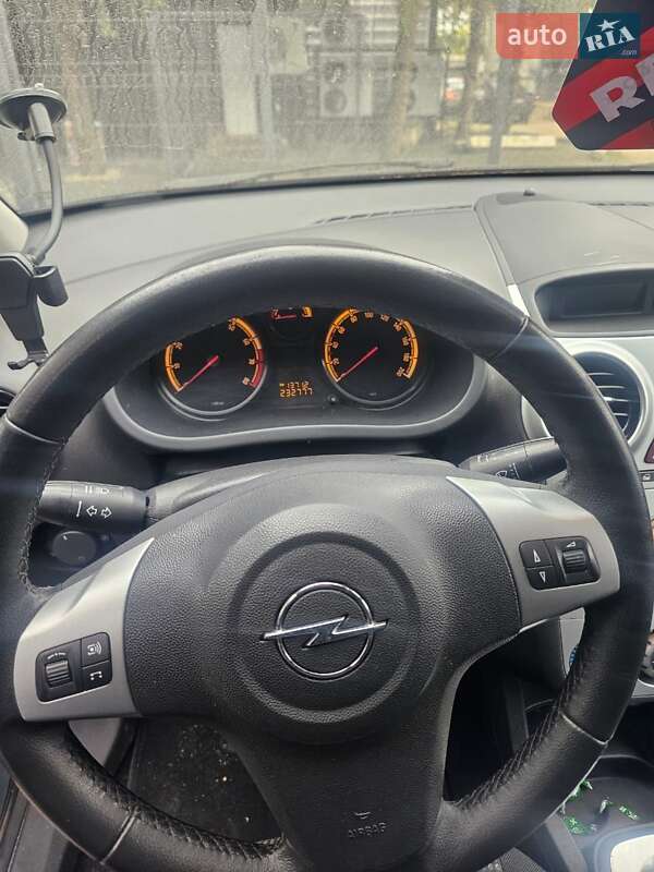 Хэтчбек Opel Corsa 2008 в Новомиргороде