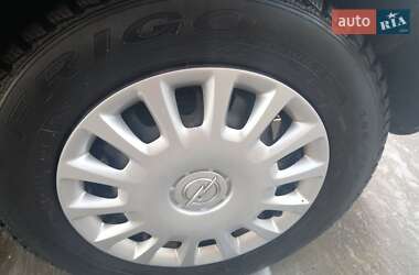 Хэтчбек Opel Corsa 2009 в 