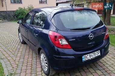 Хэтчбек Opel Corsa 2009 в 