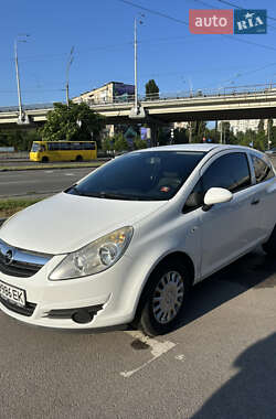 Хэтчбек Opel Corsa 2009 в Киеве