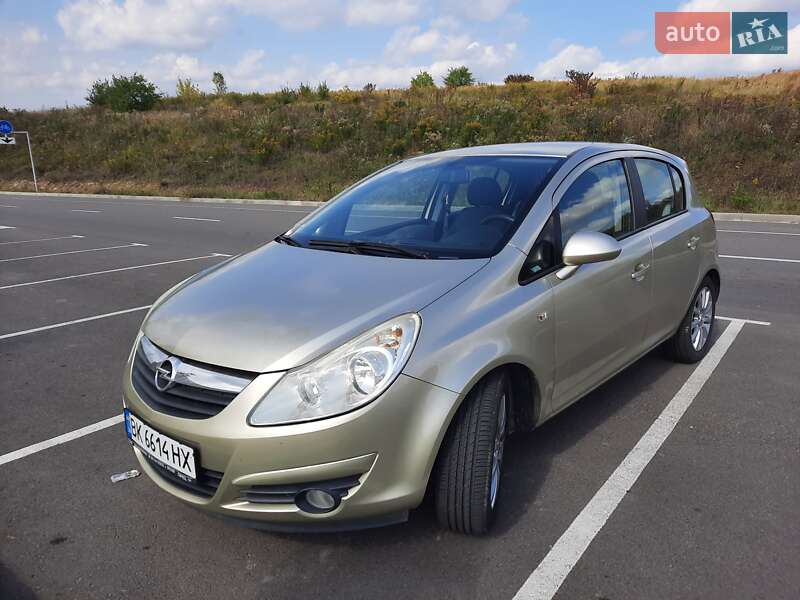 Хэтчбек Opel Corsa 2008 в Ровно