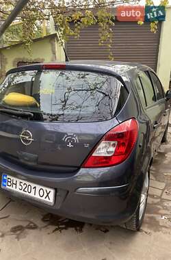 Хэтчбек Opel Corsa 2007 в 