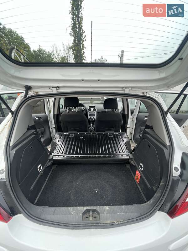 Хэтчбек Opel Corsa 2013 в Черновцах