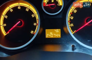 Хэтчбек Opel Corsa 2009 в 