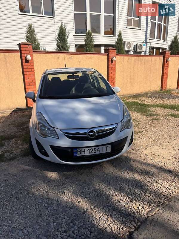 Хэтчбек Opel Corsa 2012 в Одессе
