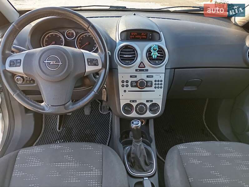 Хэтчбек Opel Corsa 2011 в Хмельницком