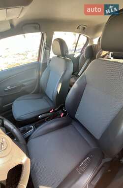Хэтчбек Opel Corsa 2010 в 