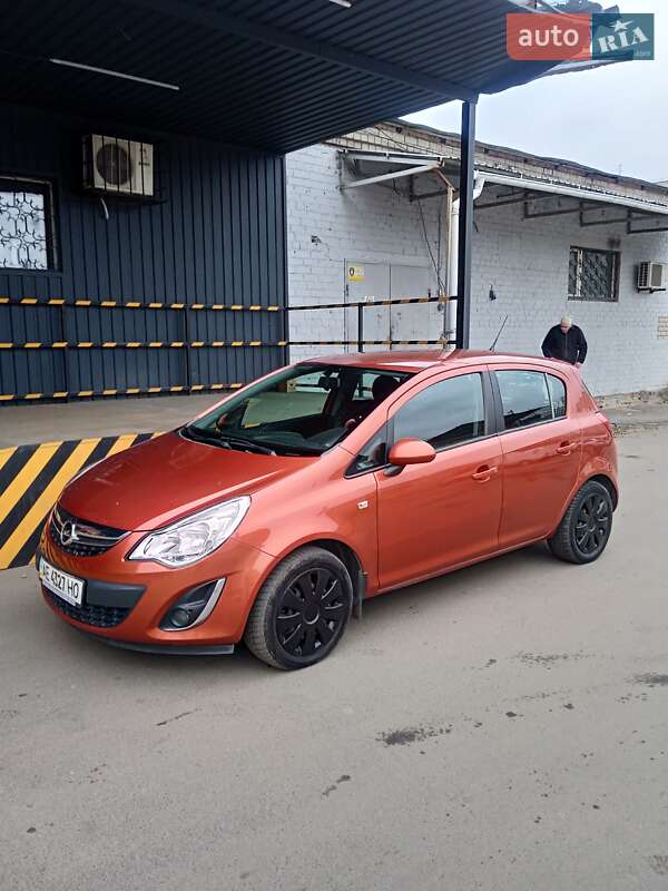 Хэтчбек Opel Corsa 2011 в Днепре