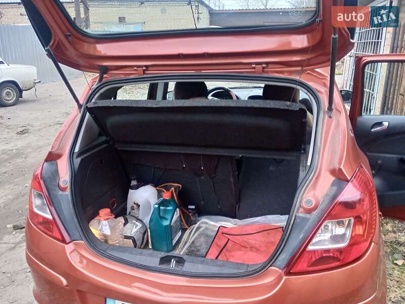 Хэтчбек Opel Corsa 2011 в Днепре